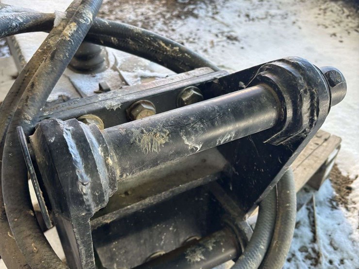 backhoe-jackhammer-image-7