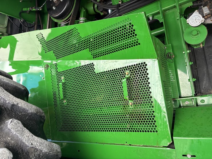 2013-john-deere-s670-image-51