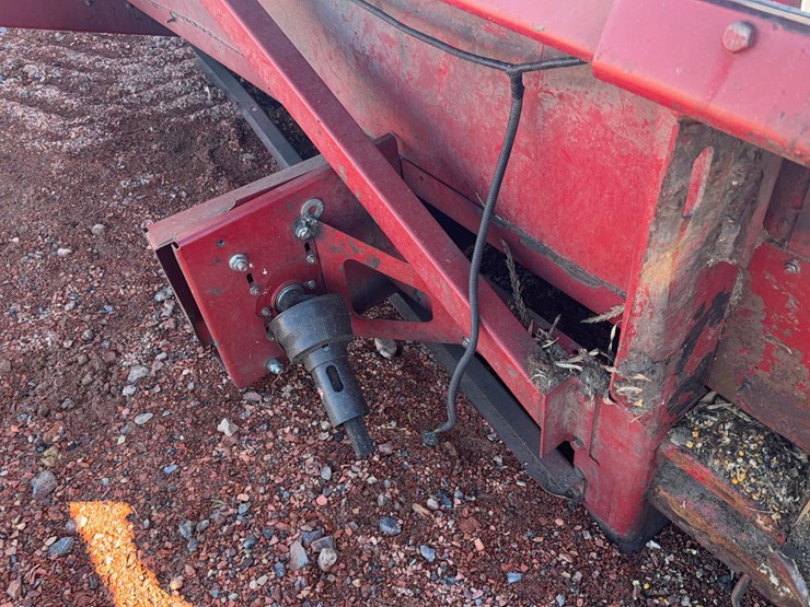 case-1083-corn-header-image-11