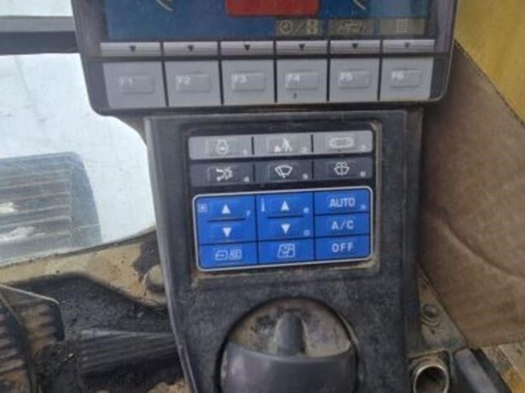 2007-komatsu-pc270-lc-8-image-46