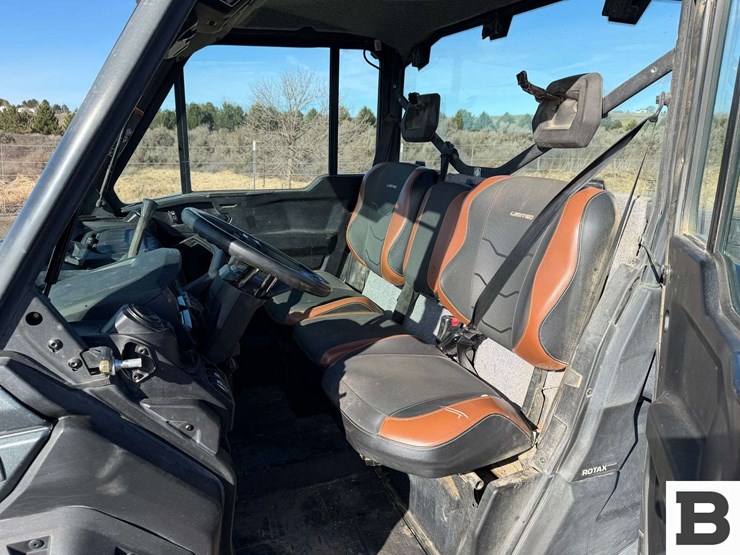 2023-can-am-defender-limited-hd10-atv-image-44