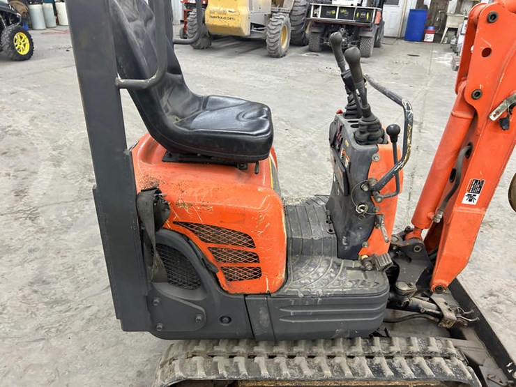 2016-kubota-k008-3-image-23