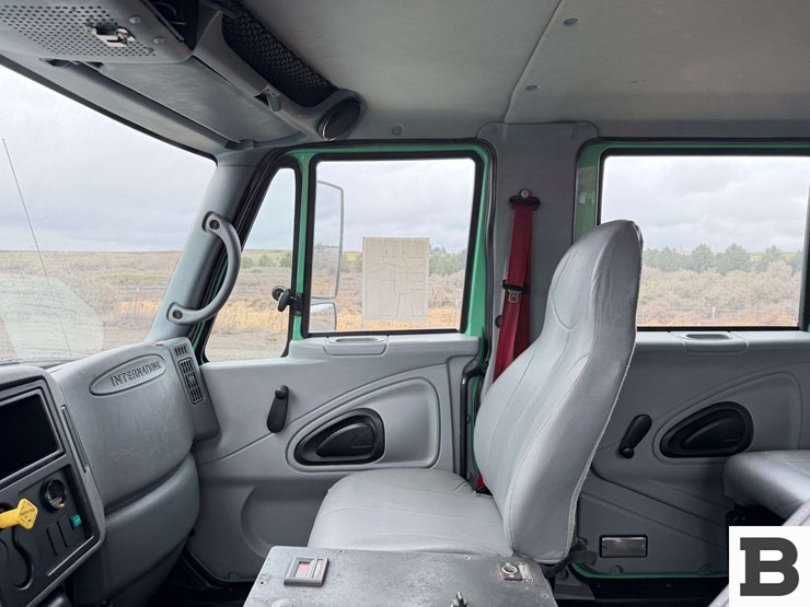 2005-international-7400-image-55