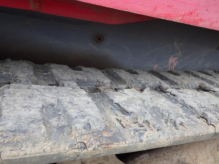 2012-takeuchi-tl230-image-19