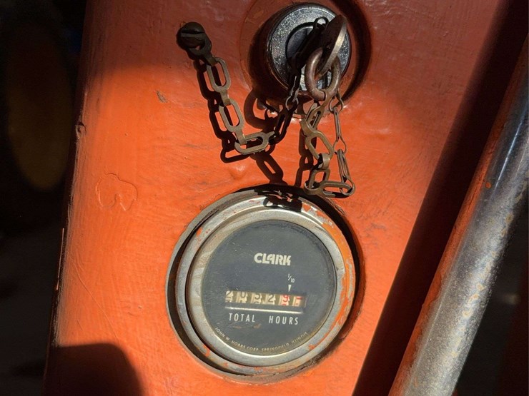 clark-forklift-image-3