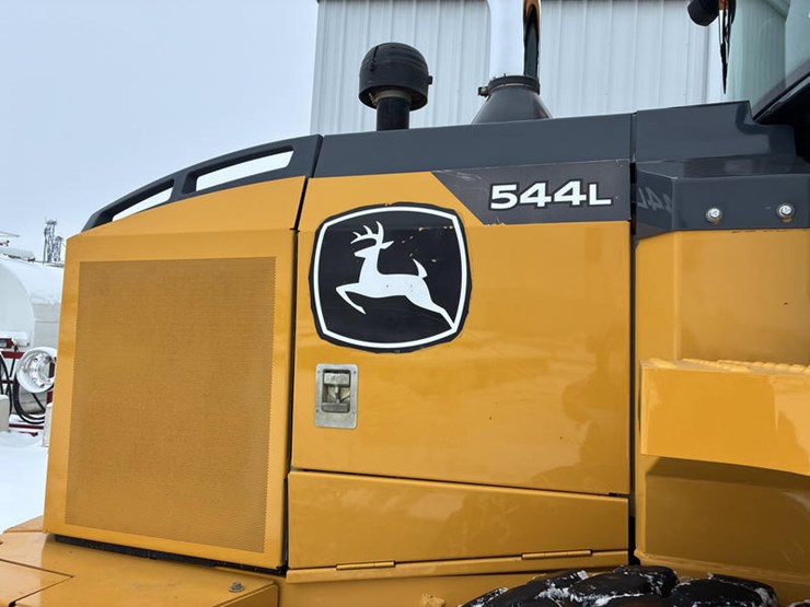 2019-deere-544l-image-32