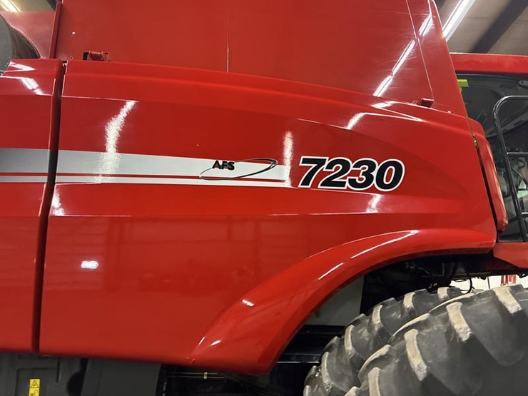2012-case-ih-7230-image-21