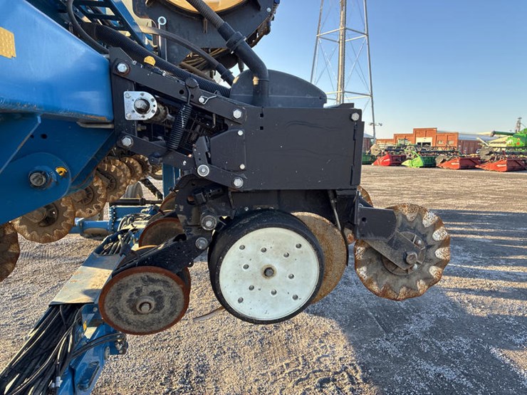 2010-kinze-3660-image-82