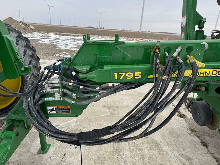 john-deere-1795-image-28