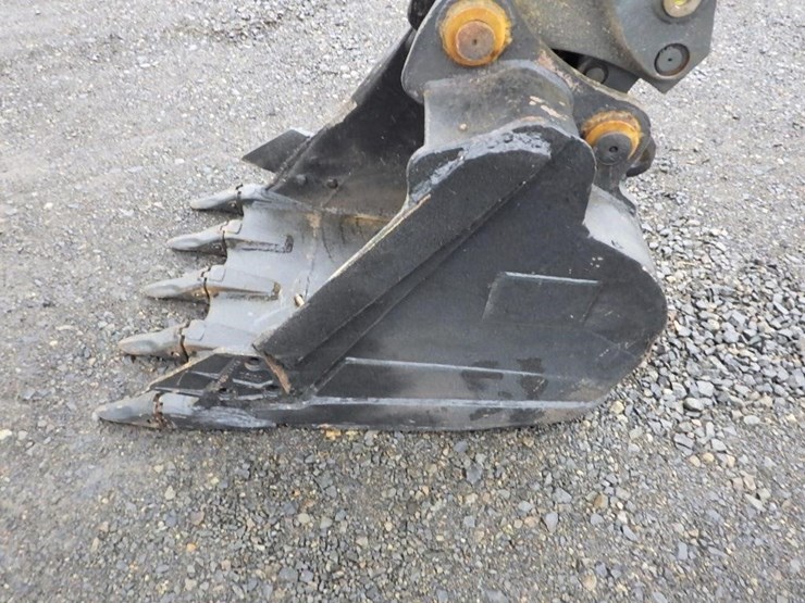 caterpillar-307.5-image-22