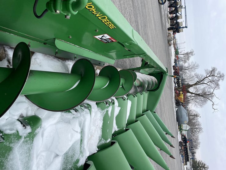 2012-john-deere-608c-image-15