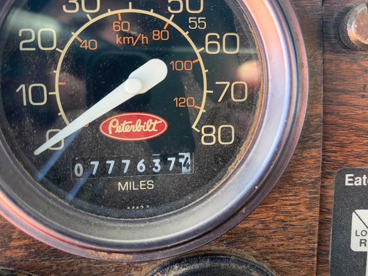 1993-peterbilt-377-image-25