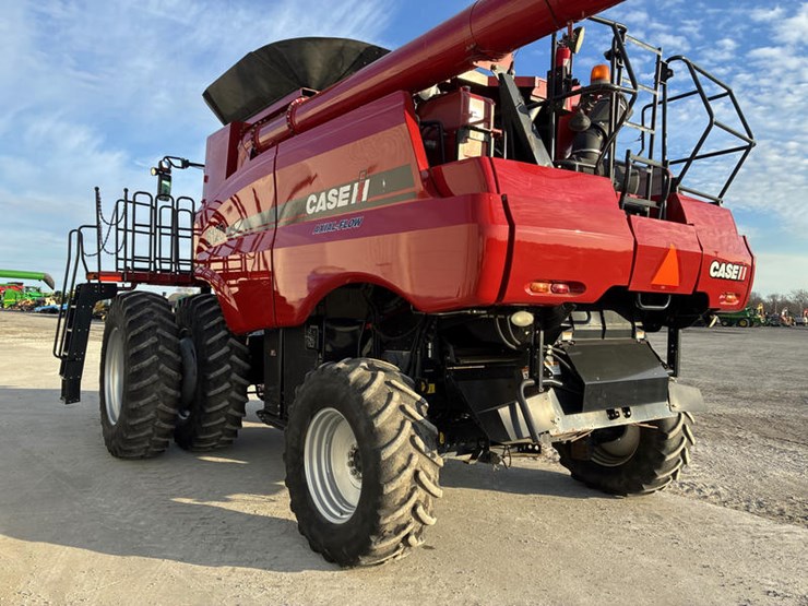2010-case-ih-8120-image-8