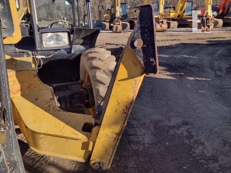 2013-caterpillar-tl943c-image-18