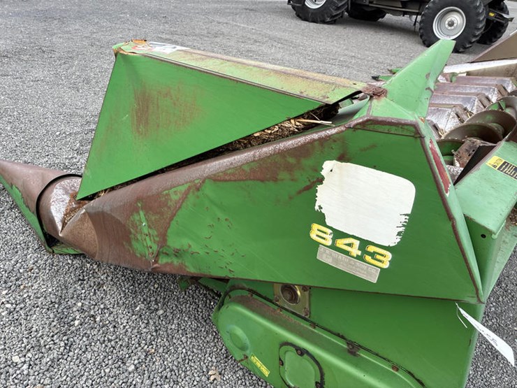 john-deere-843-image-4