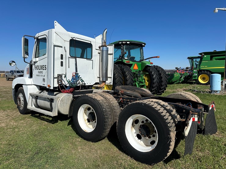 #40057-•-2001-freightliner-century-classic-s/t-t/a-daycab-truck-tractor-1fujbbbg41lh91794-image-4