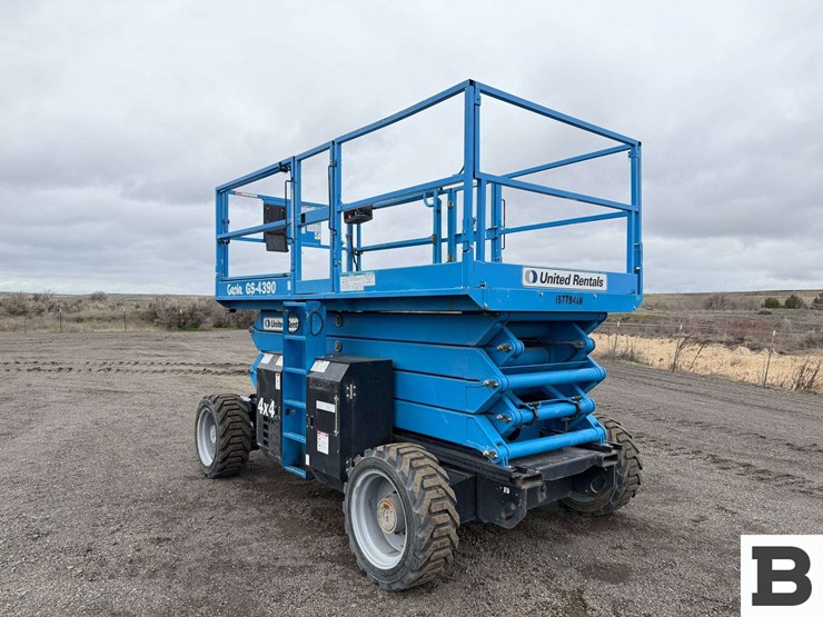 genie-gs-4390-scissor-lift-image-3