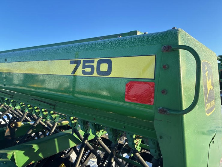 john-deere-750-image-33