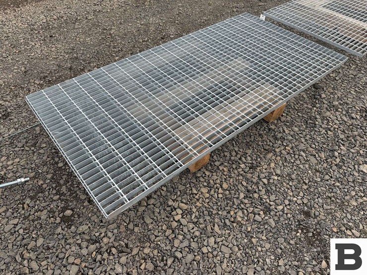 39"x78"-galvanized-metal-grating-image-4