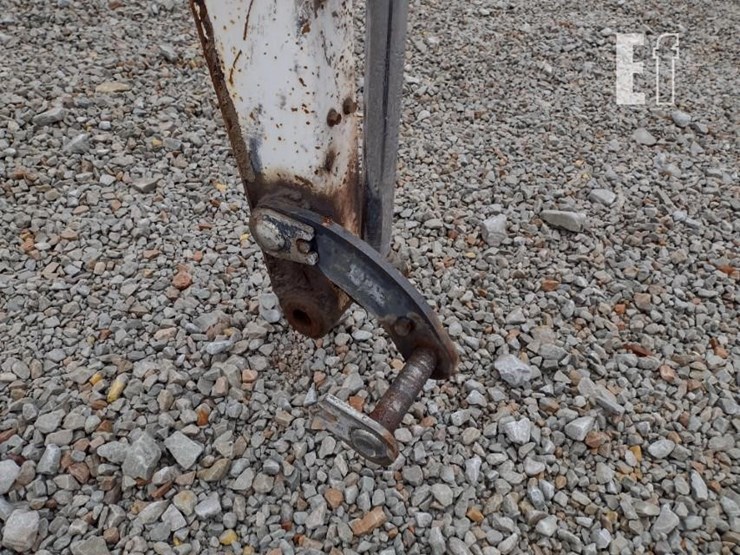 2011-bobcat-e35-image-17