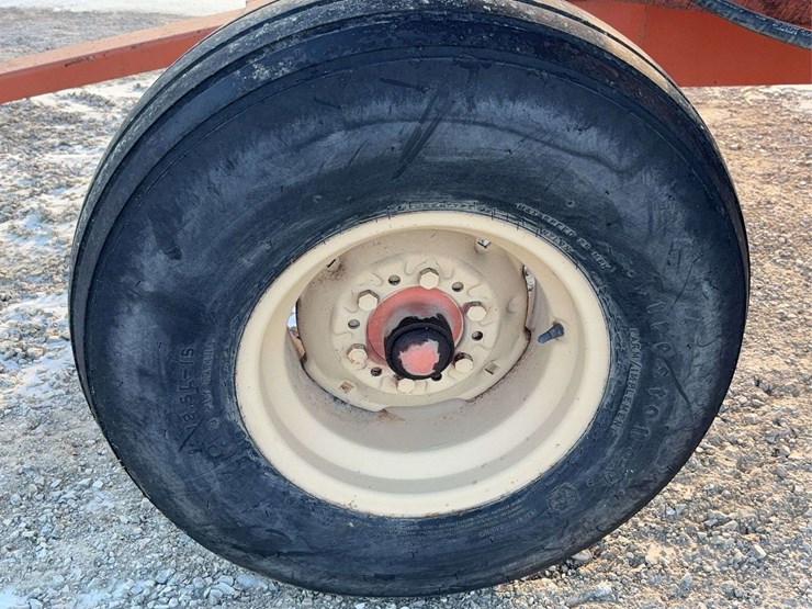 hopper-wagon-w-auger-image-4