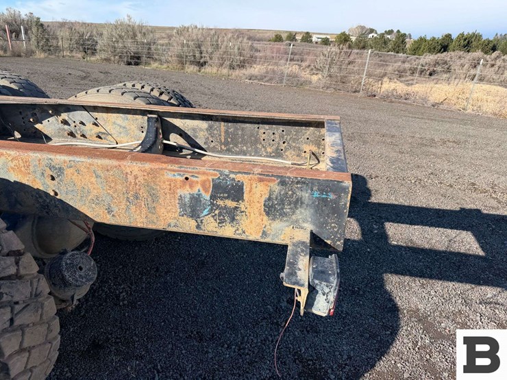 1985-ford-8000-image-26