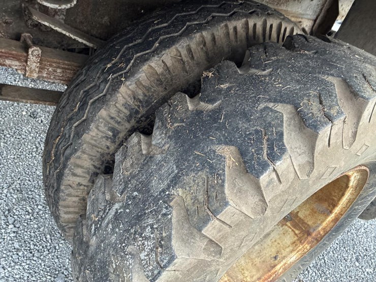 1975-ford-f600-image-26