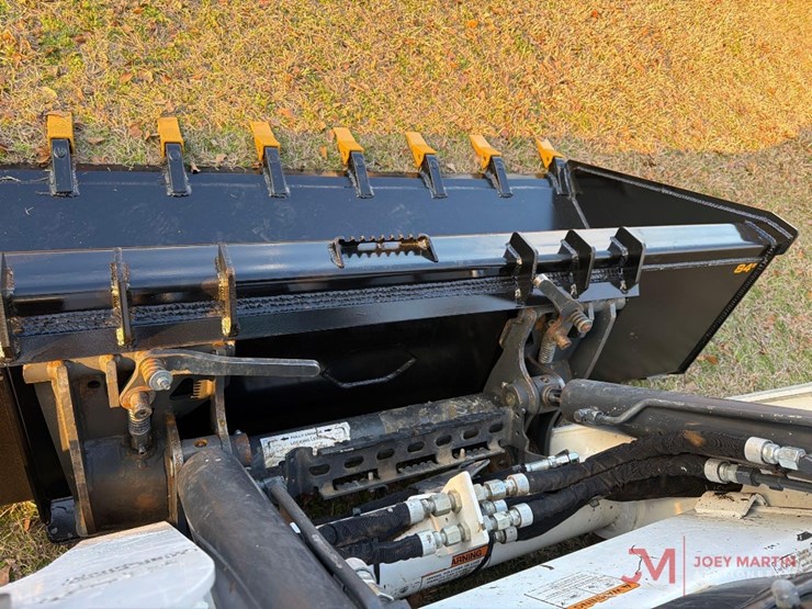 2023-bobcat-t770-image-22