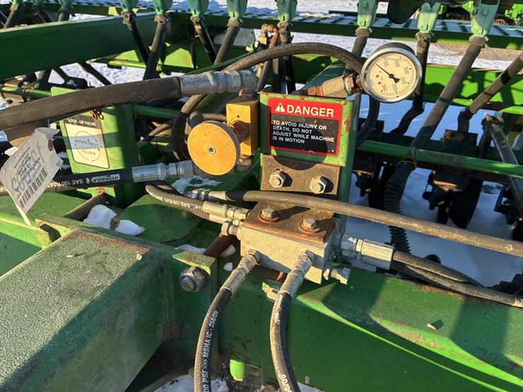 john-deere-750-image-12