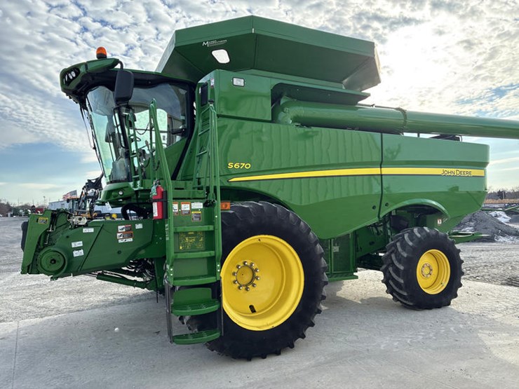 2015-john-deere-s670-image-11