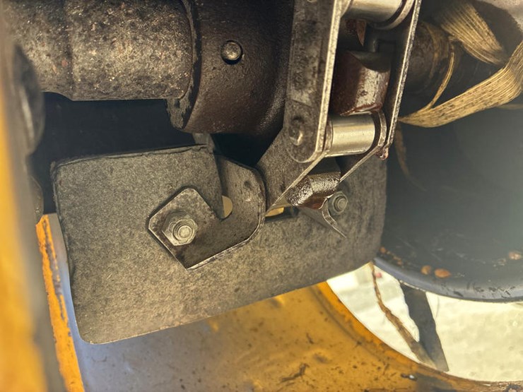 new-holland-tr89-image-76