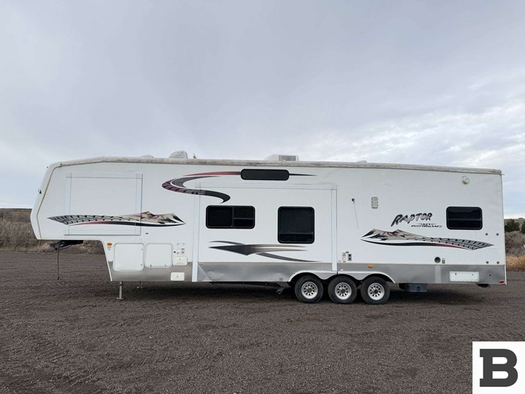 2006-raptor-3712ts-travel-trailer-image-2