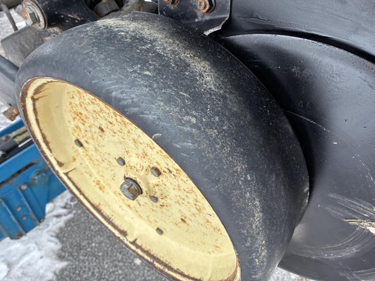 1997-kinze-2600-image-15