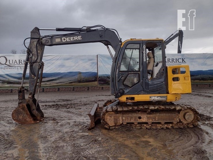 2019-deere-75g-image-1