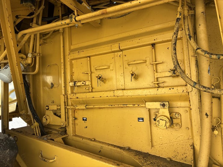 new-holland-tr89-image-52