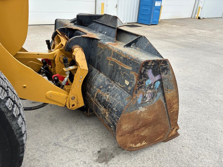 2021-caterpillar-926m-image-19