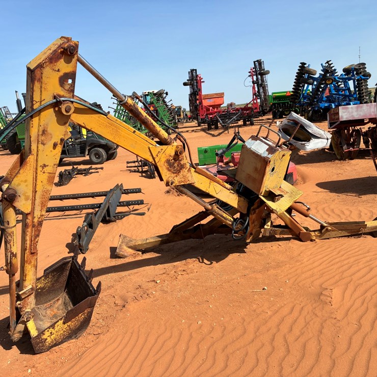 #T8417 • Backhoe ATTACH.