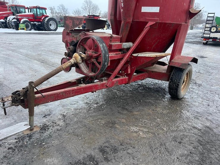 #114949-•-ih-1150-feed-grinder-image-12