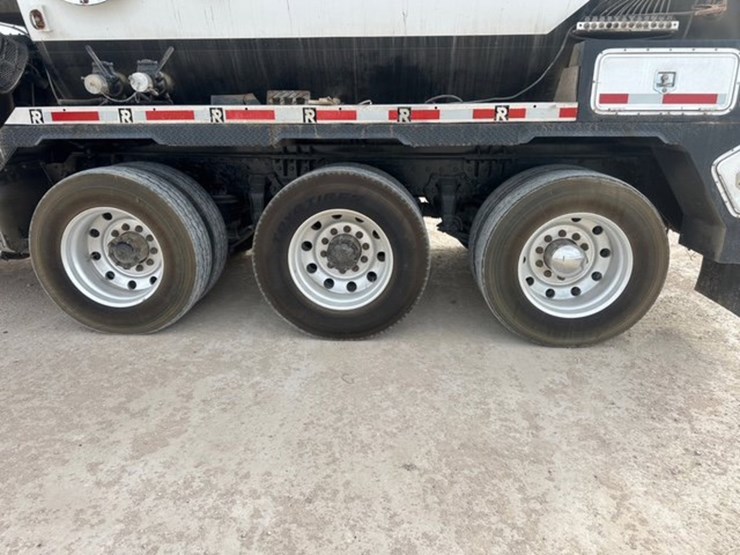 2018-western-star-4900-image-10