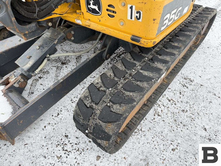 2017-deere-35g-image-15