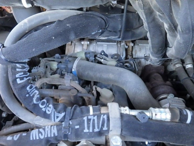 takeuchi-tl10v2-image-8