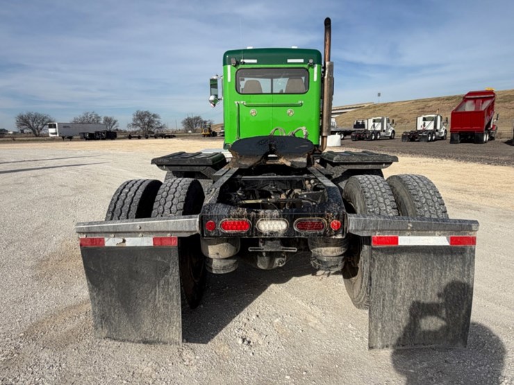 2021-peterbilt-367-image-6