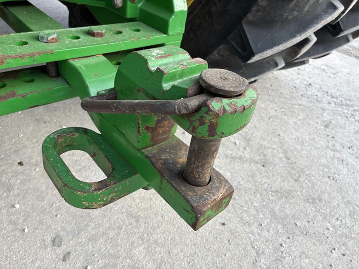 2012-john-deere-8260r-image-31