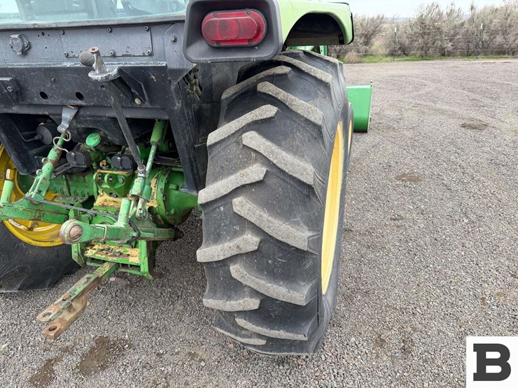 1983-john-deere-2350-image-34