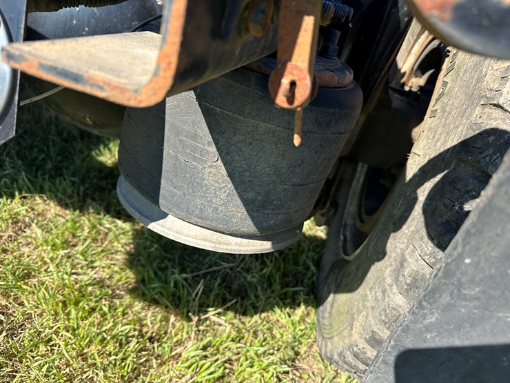 #40057-•-2001-freightliner-century-classic-s/t-t/a-daycab-truck-tractor-1fujbbbg41lh91794-image-13