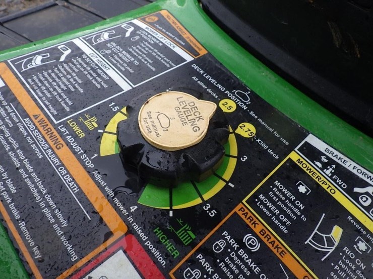 john-deere-x300-image-18