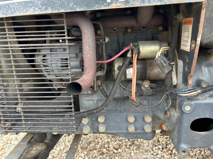 new-holland-1725-image-9