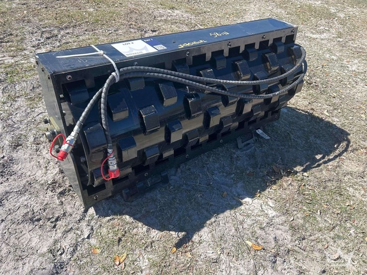 58in-padfoot-vibratory-roller-skid-steer-attachment-image-4
