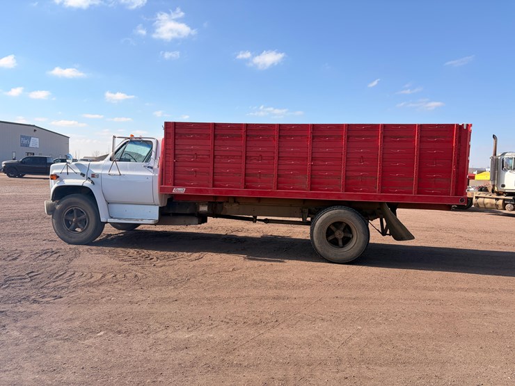 1987-gmc-7000-image-4