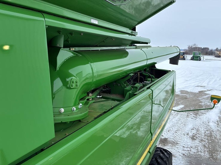 2011-john-deere-9670-sts-image-97
